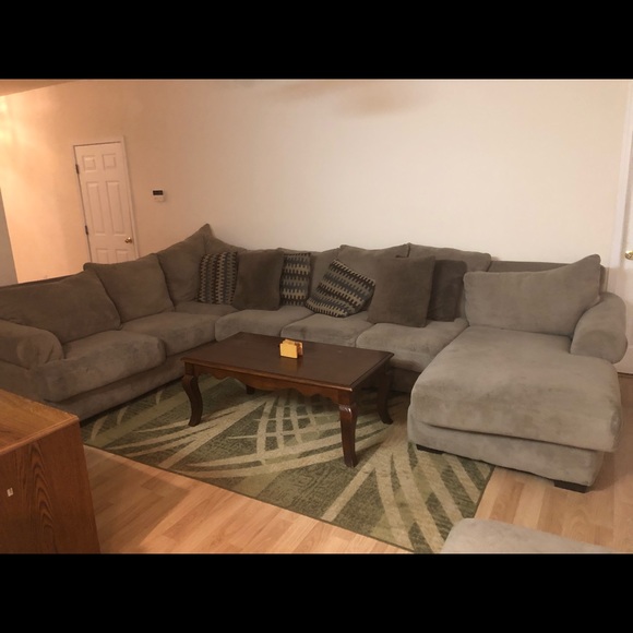 Sectional - Picture 2 of 3